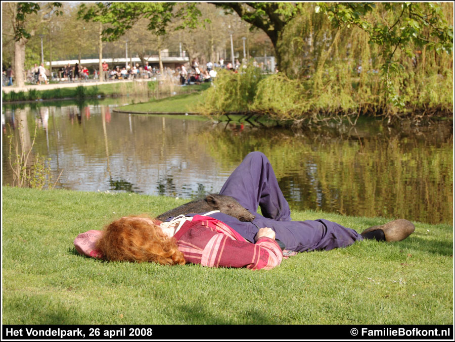 https://bfknt.nl/jaro-en-juffrouw-loes-in-het-vondelpark.jpg