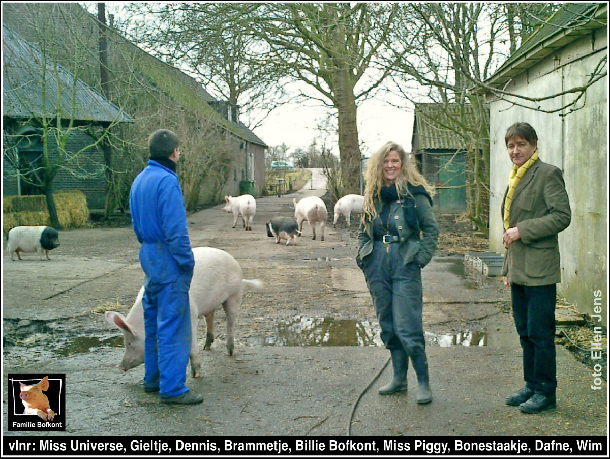 vlnr: Miss Universe, Gieltje, Dennis, Brammetje, Billie Bofkont, Miss Piggy, Bonestaakje, Dafne, Wim